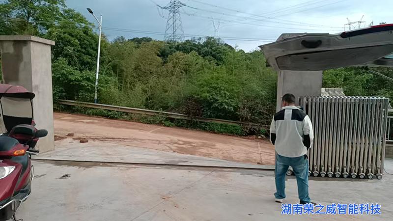 电动伸缩门施工-长沙县景区电动门案例-湖南荣之威 电动伸缩门施工-长沙县景区电动门案例-湖南荣之威