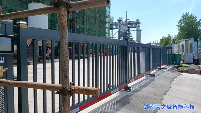 3.3米铝合金平移门安装竣工-长沙电动门厂家-湖南荣之威